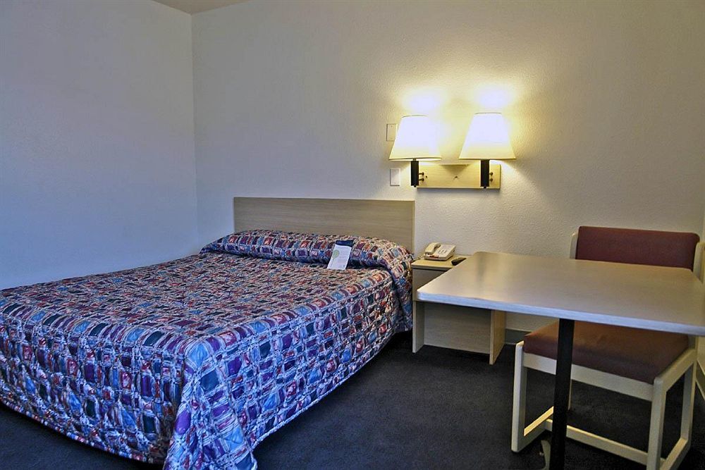 Americas Best Value Inn East Peoria Zewnętrze zdjęcie
